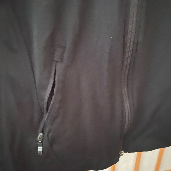 Puma Women's Black Jacket - Picture 2 of 4